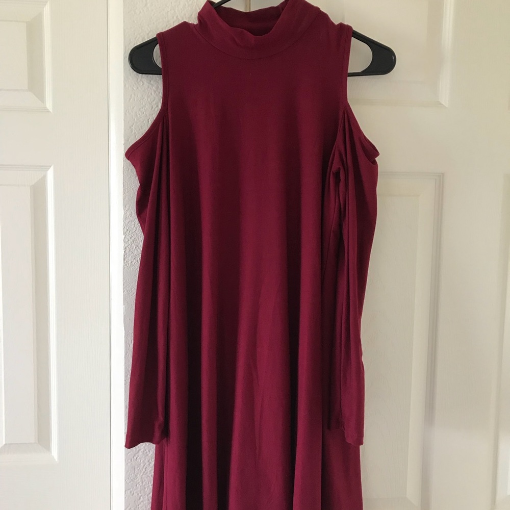 Cut out long sleeve shorter dress